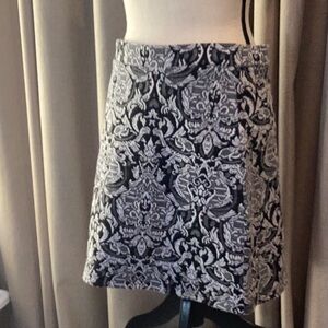 Black and white pattern skirt, US size 8.